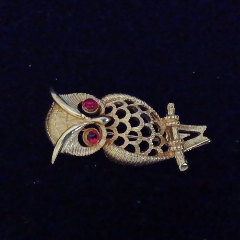 AVON owl brooch